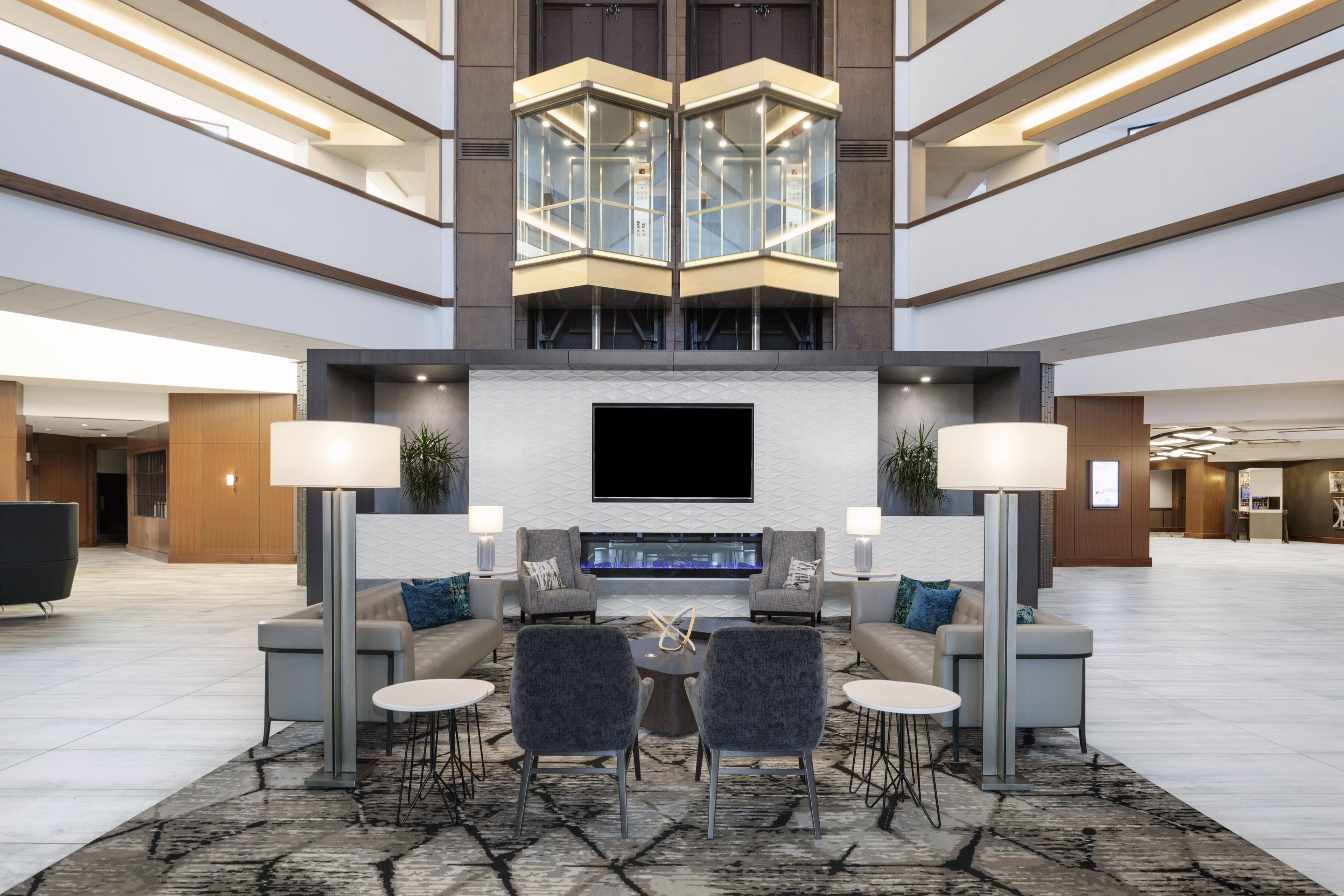 Crowne Plaza Lansing By Ihg Hotell Exteriör bild