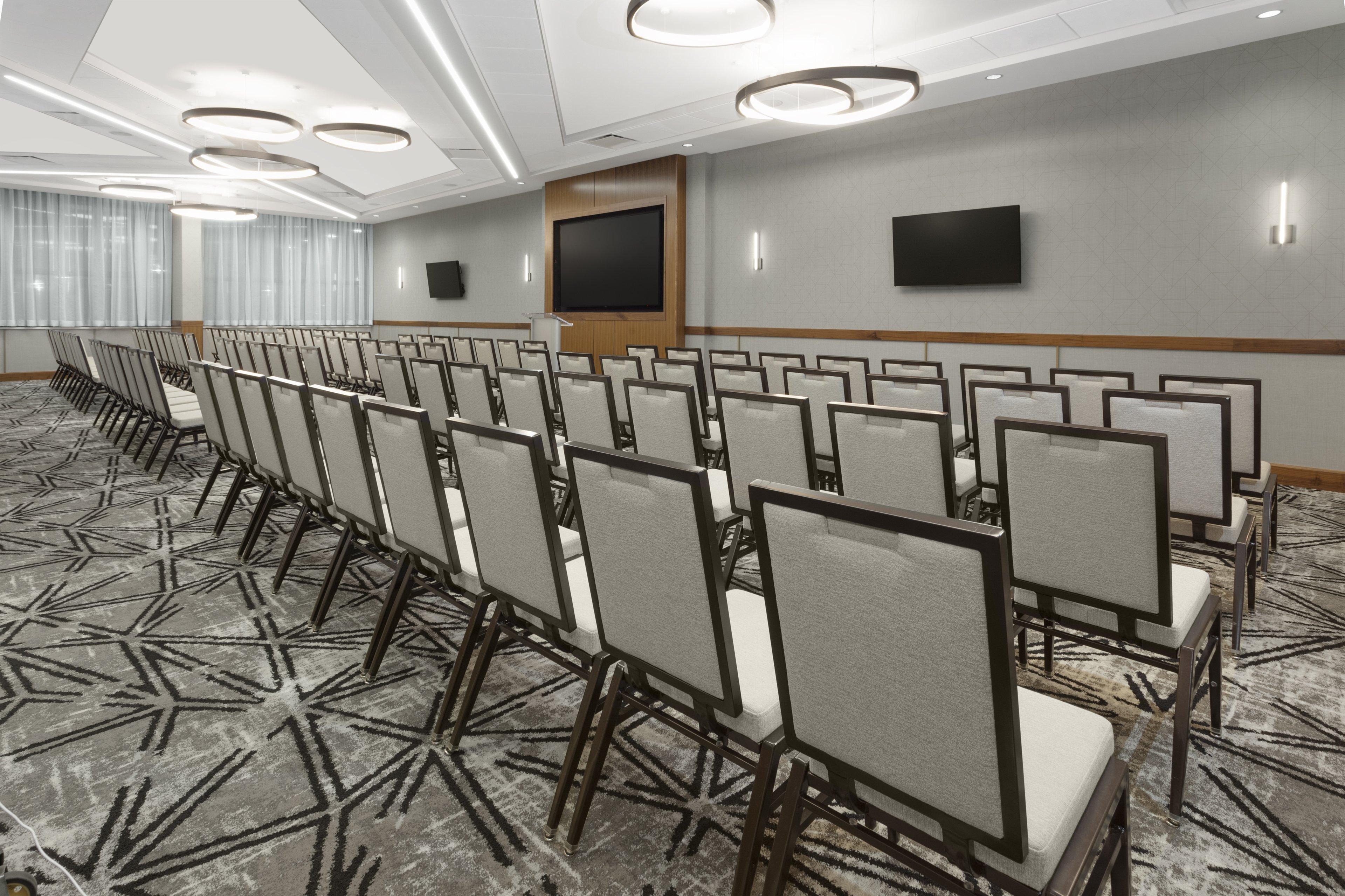 Crowne Plaza Lansing By Ihg Hotell Exteriör bild