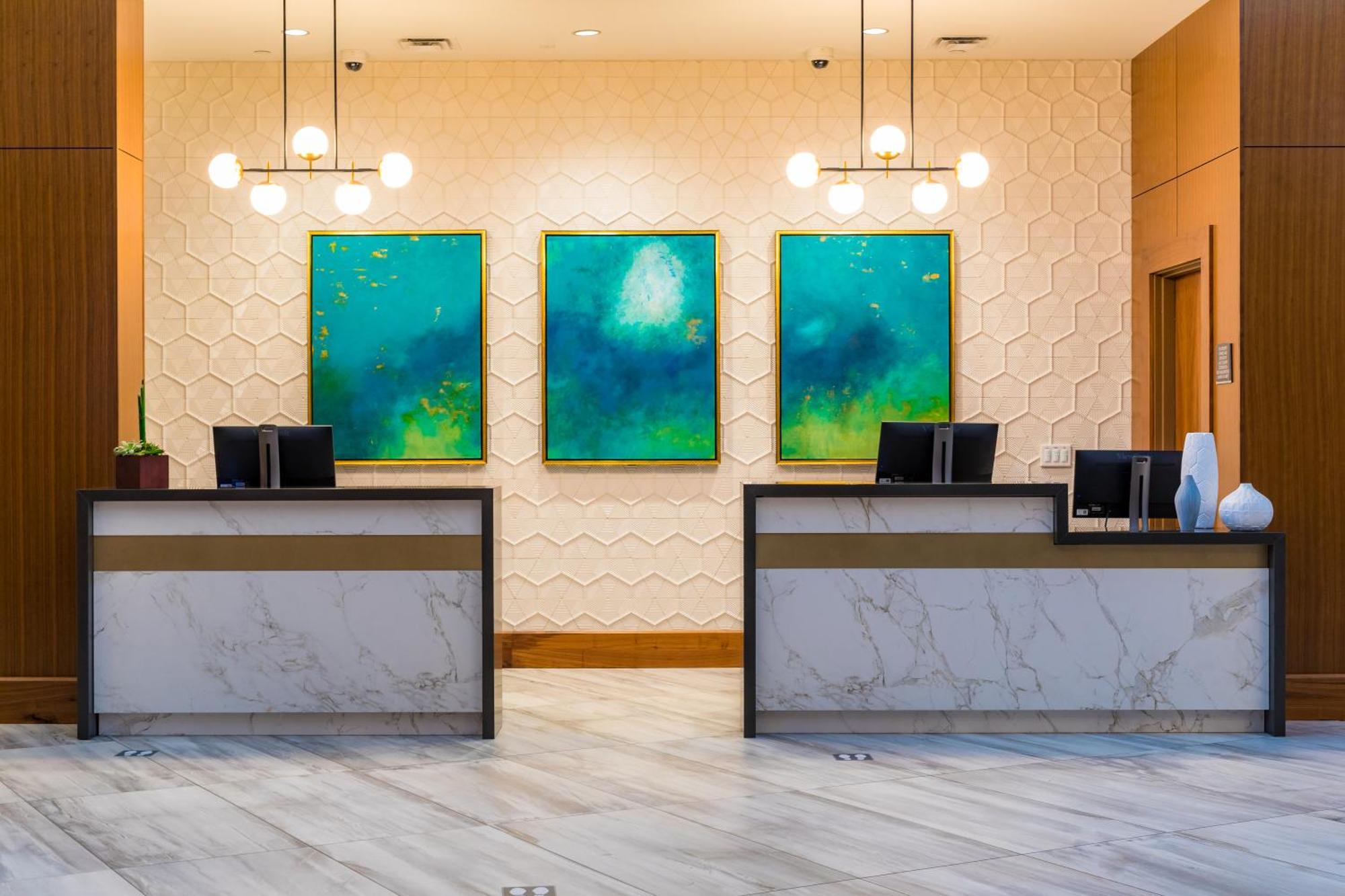 Crowne Plaza Lansing By Ihg Hotell Exteriör bild