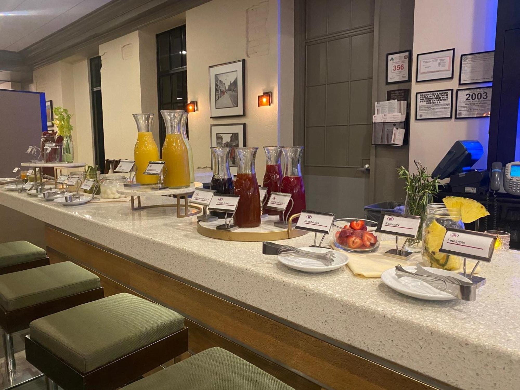 Crowne Plaza Lansing By Ihg Hotell Exteriör bild